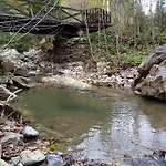 Feriehus на скелі *