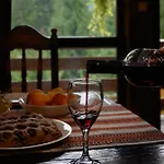 Holiday home на скелі Krivorovnya