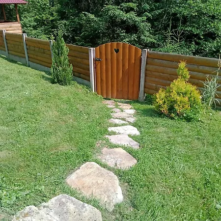 на скелі Holiday home *