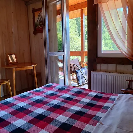 Semesterbostad на скелі Krivorovnya