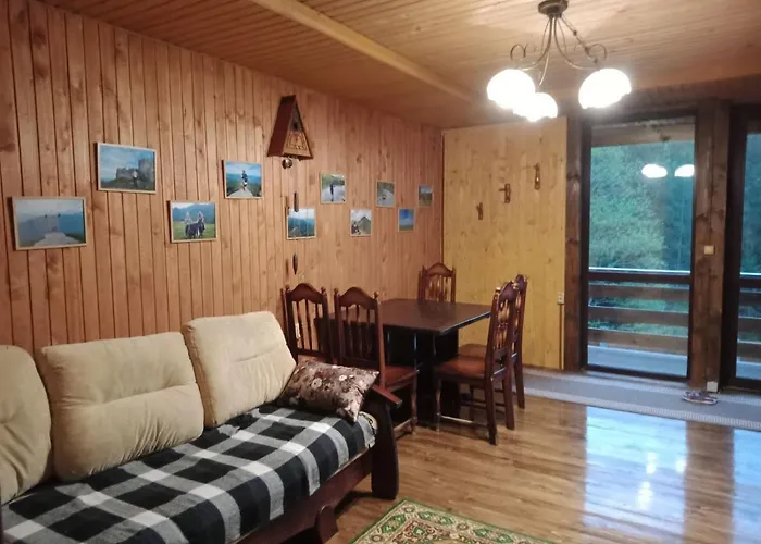 на скелі Nyaraló *